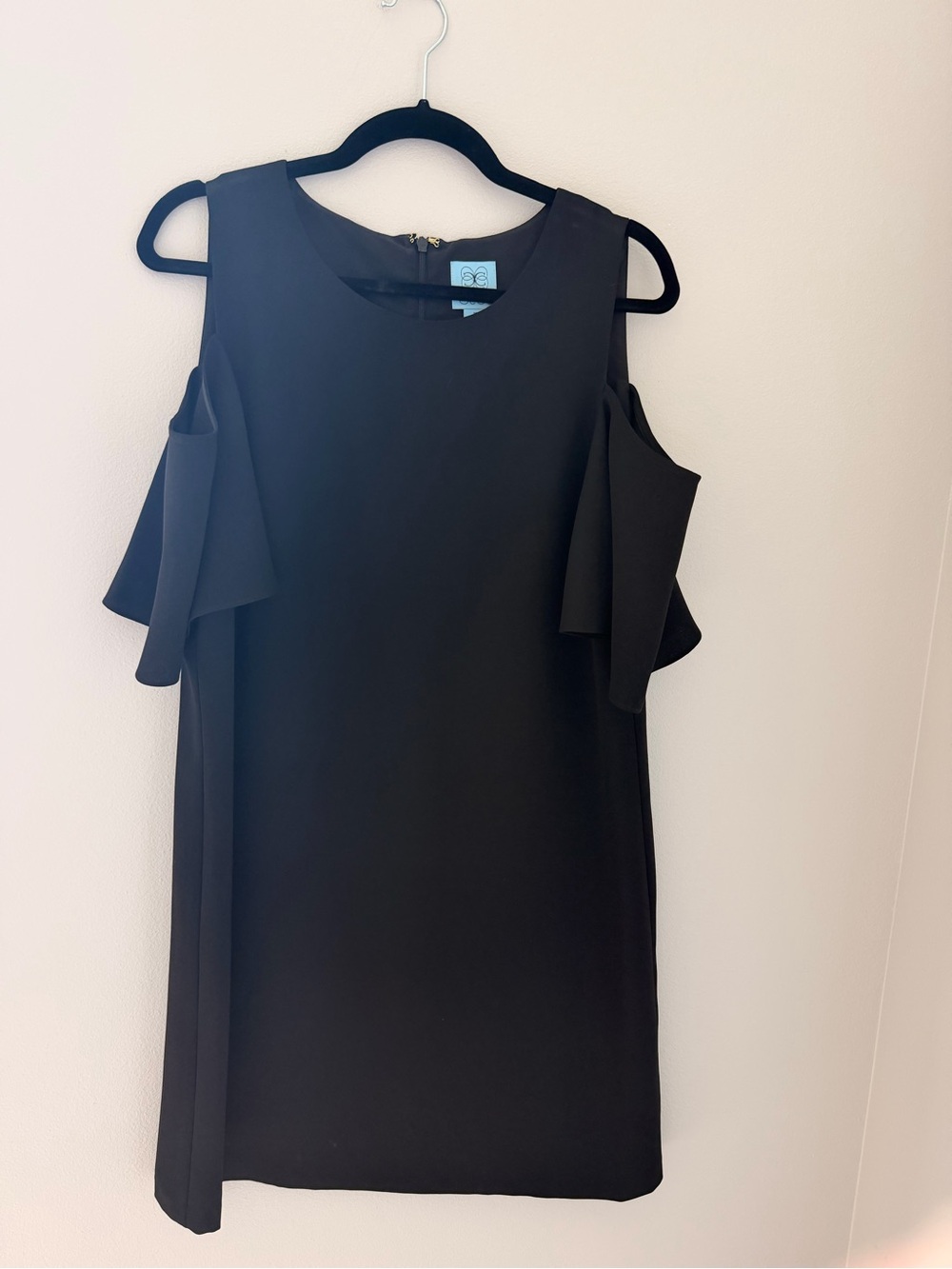 CeCe Black Cold-Shoulder Shift Dress